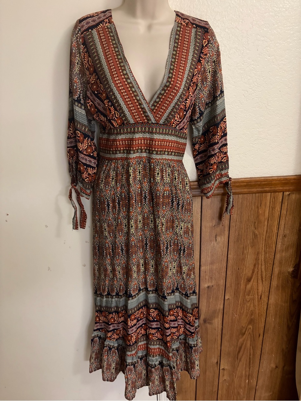 Papillon Blanc Rust and Black Patterned V-Neck Maxi Dress size L